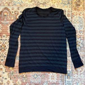 Lululemon swiftly relaxed breeze black stripes size 8